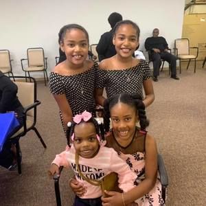 Meet your Posher, Elena